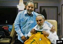 Lula con Fidel Castro, en febrero de 2014 en La Habana. (Roberto Stuckert Filho/AFP)