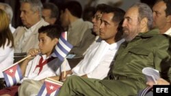 Fidel Castro, Elián González y su padre Juan Miguel González .