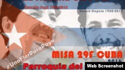 Un cartel anuncia la misa en honor a los opositores cubanos Oswaldo Payá y Harold Cepero.