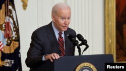 U.S. Presidente Biden habla en Women's Business Summit at the White House in Washington