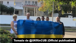 Empleados de la Embajada de Ucrania en La Habana.
